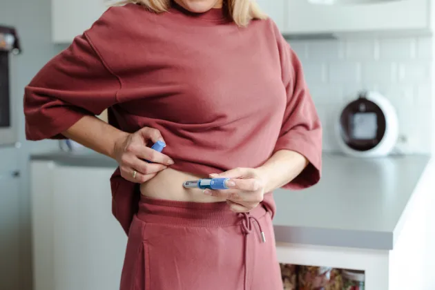 Person injicerar insulin. Foto: iStock