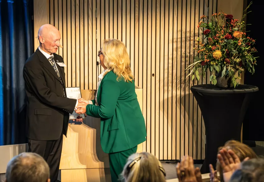 Professor Harald Stenmark och Med.dr h.c. Elisabeth Edholm Fernström (Foto: Johan Persson)
