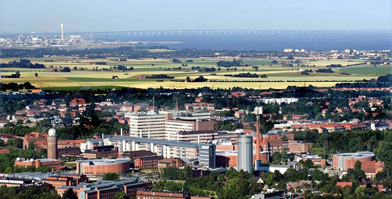 Flygfoto över Biomedicinskt centrum och Skånes universitetssjukhus i Lund.
