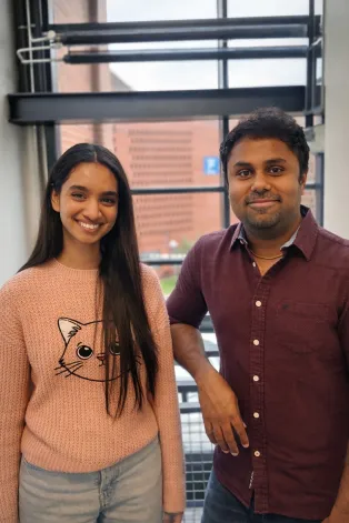 Swathi Packirisamy och Kabilan Sakthivel. Foto: Vinay Swaminathan 